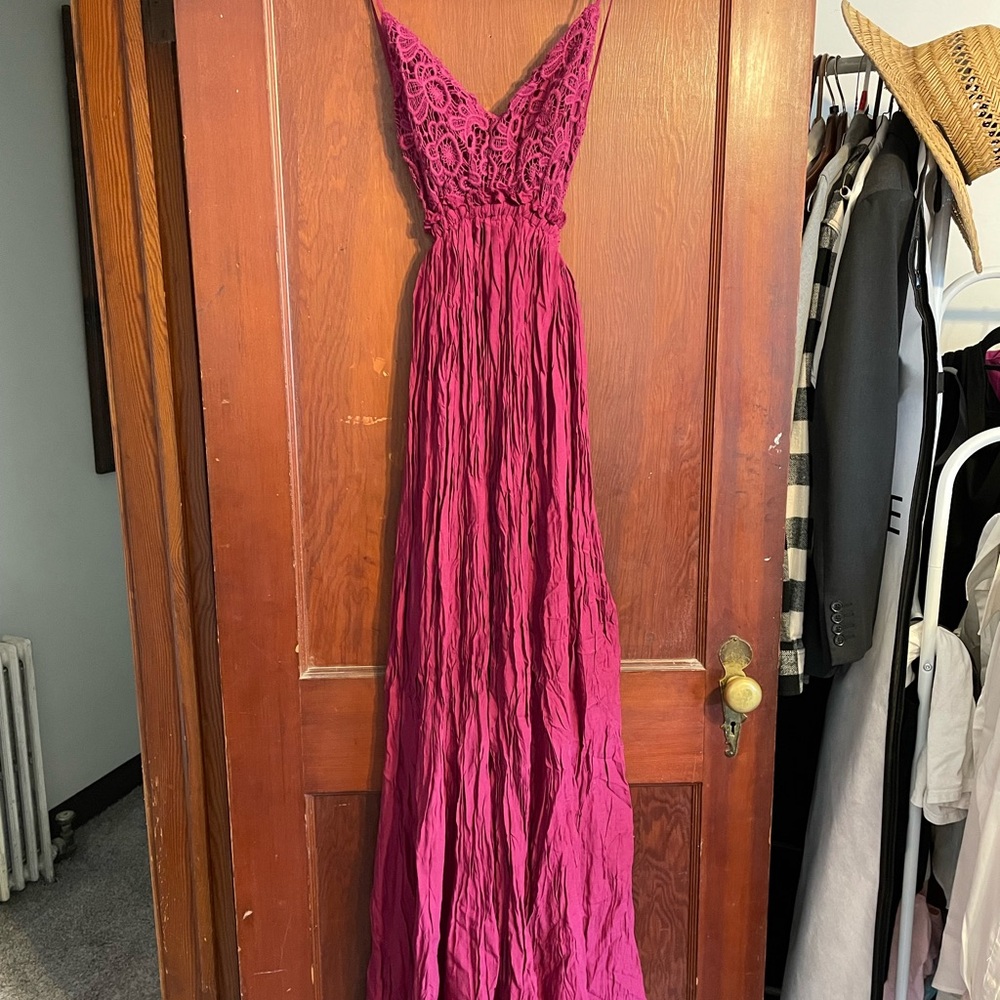 Fuchsia summer dress; never worn; perfect for the beach or pictures!